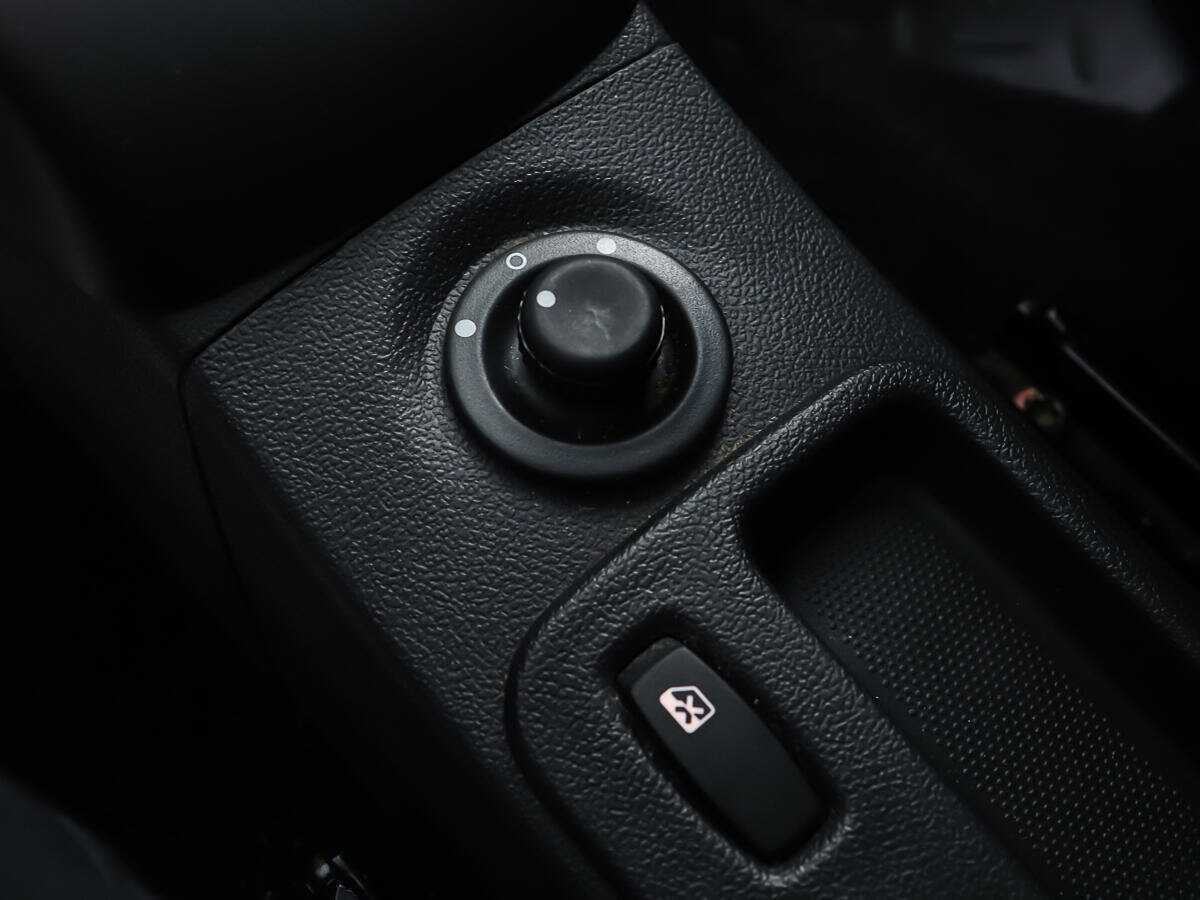 Renault Sandero 2011 года с пробегом. Фото: #14