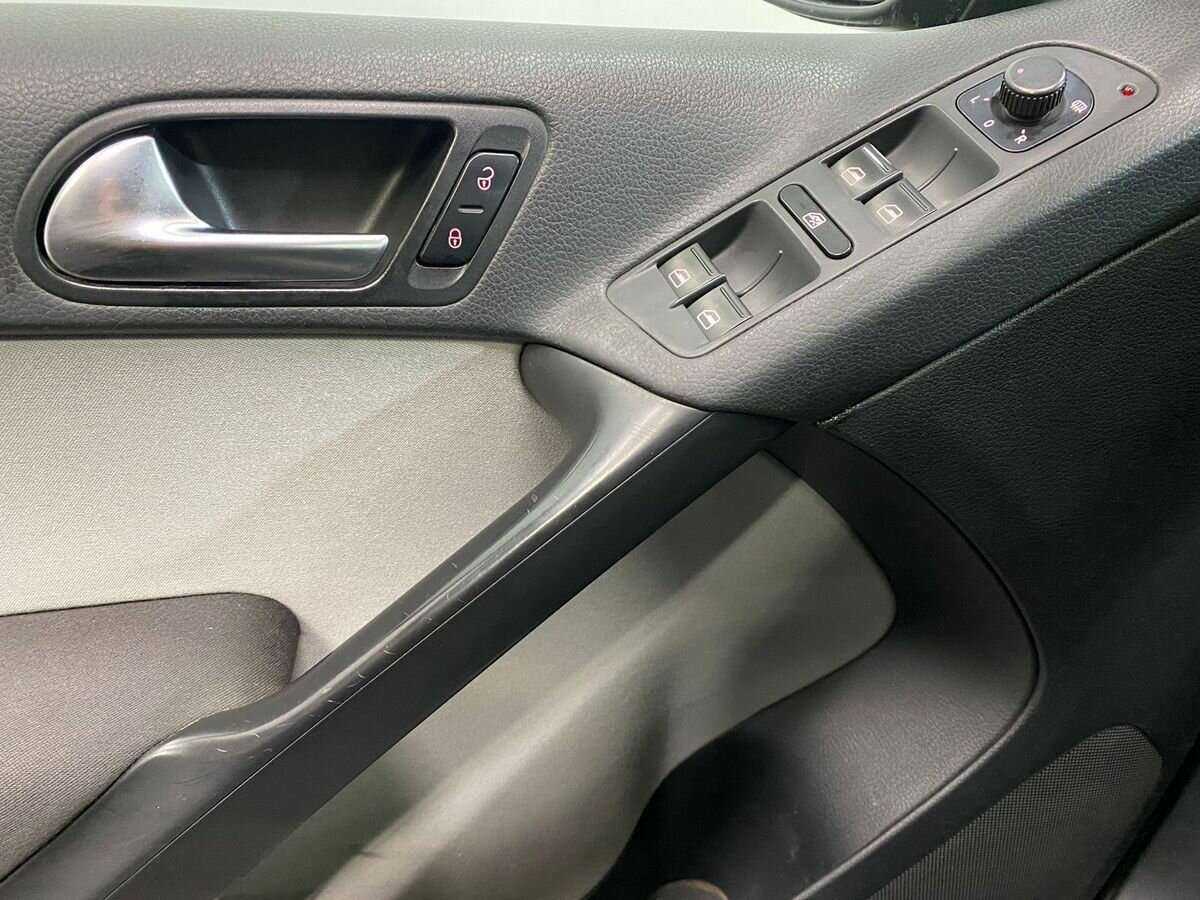 Volkswagen Tiguan 2011 года с пробегом. Фото: #16