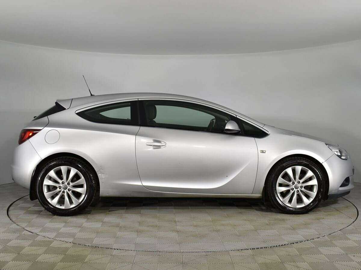 Opel Astra 2013 года с пробегом. Фото: #4