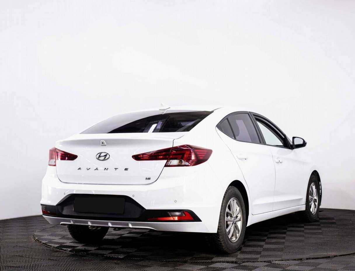 Hyundai Avante 2018 года с пробегом. Фото: #5