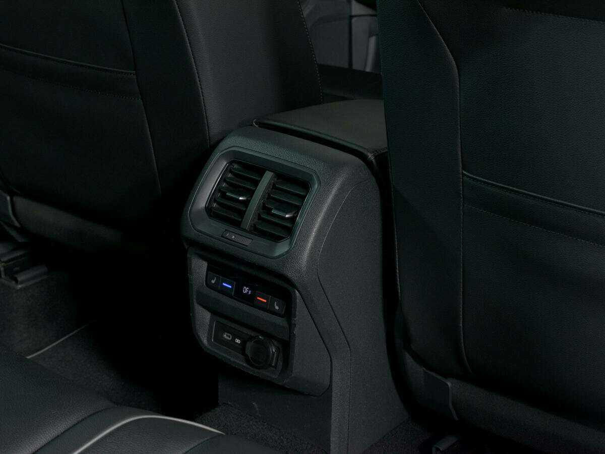 Volkswagen Tiguan 2021 года с пробегом. Фото: #13