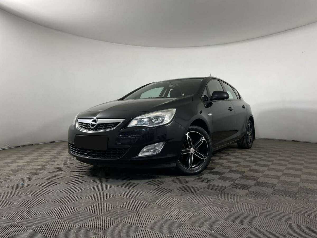 Opel Astra 2011 года с пробегом. Посмотреть фото