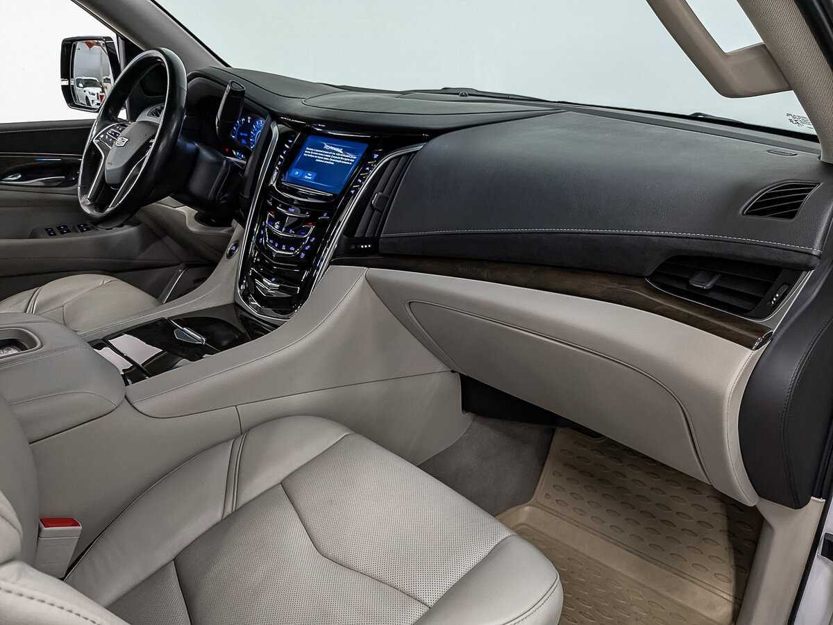 Cadillac Escalade 2019 года с пробегом. Фото: #12