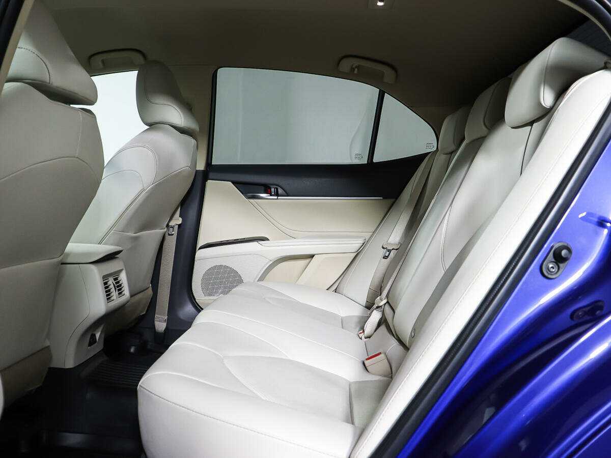 Toyota Camry 2021 года с пробегом. Фото: #8