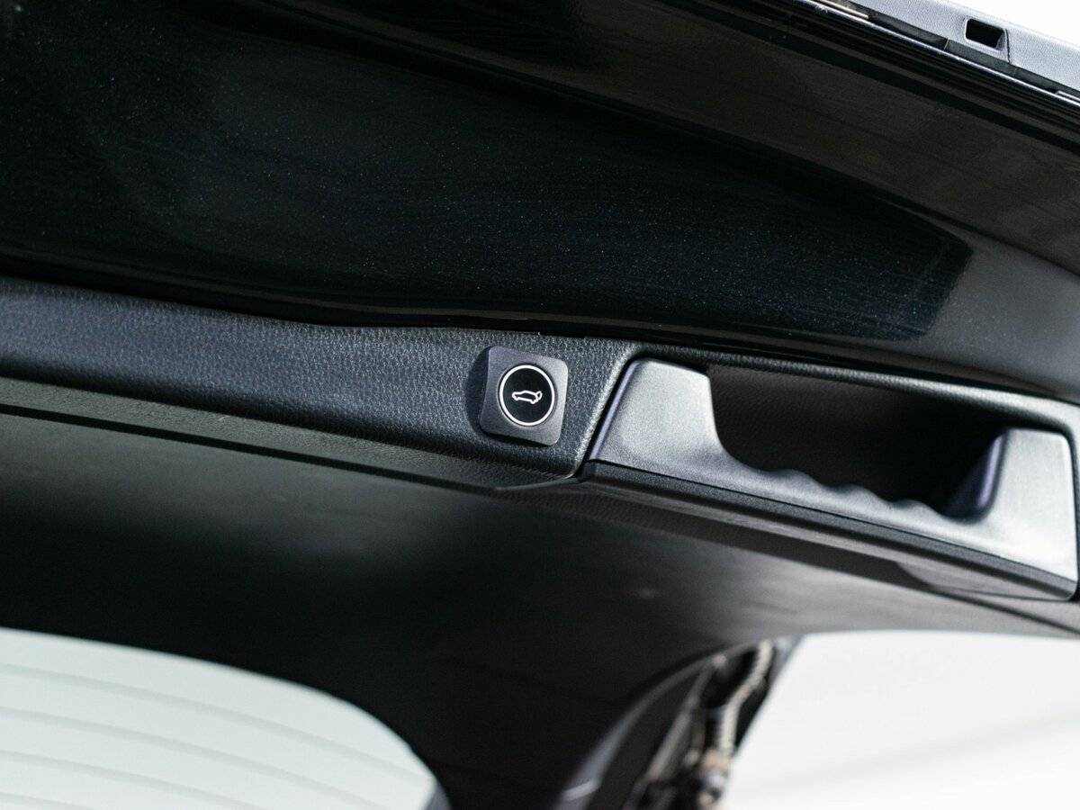 Toyota RAV4 2023 года с пробегом. Фото: #9