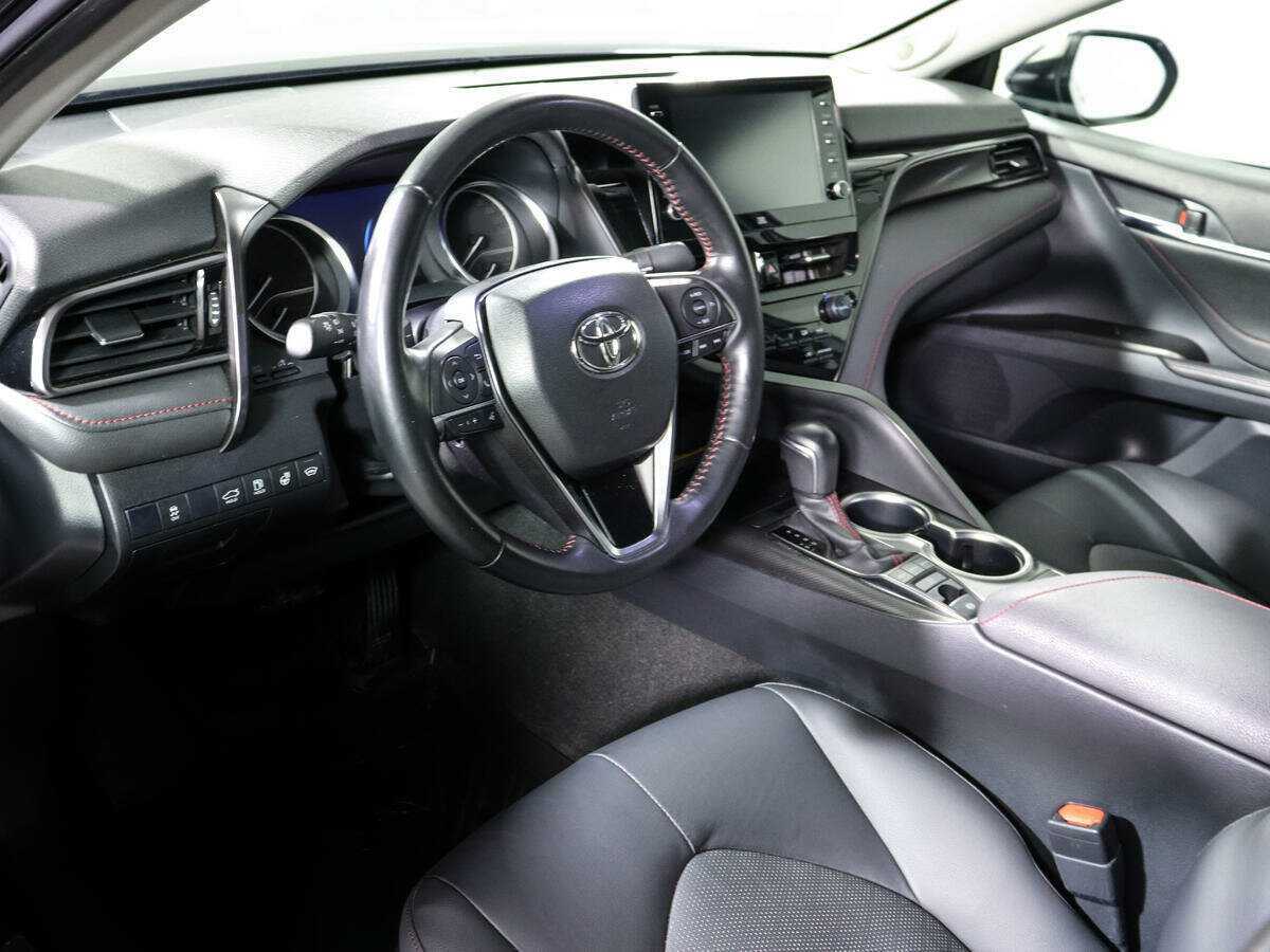 Toyota Camry 2021 года с пробегом. Фото: #7