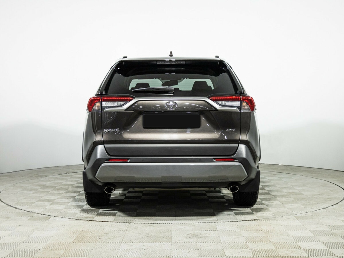 Toyota RAV4 2021 года с пробегом. Фото: #4