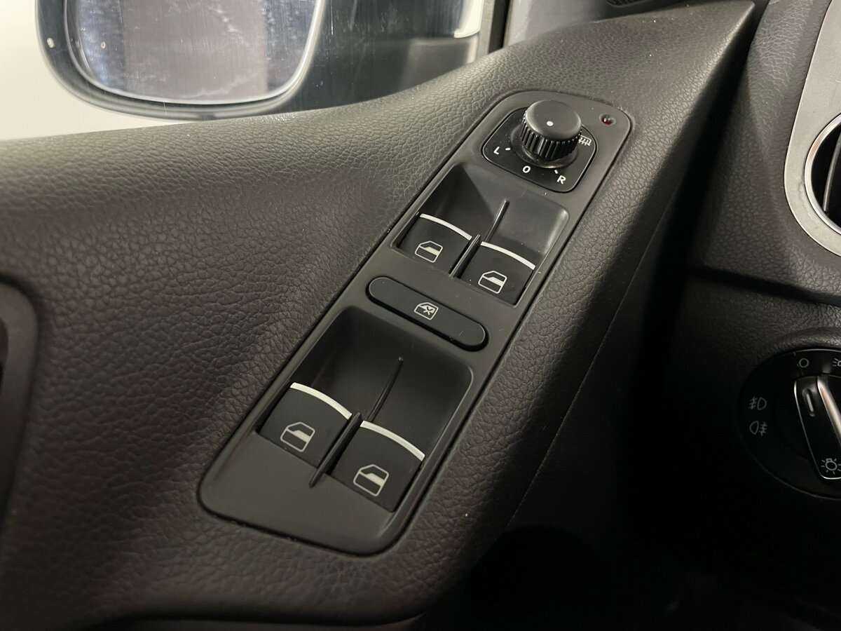 Volkswagen Tiguan 2010 года с пробегом. Фото: #14
