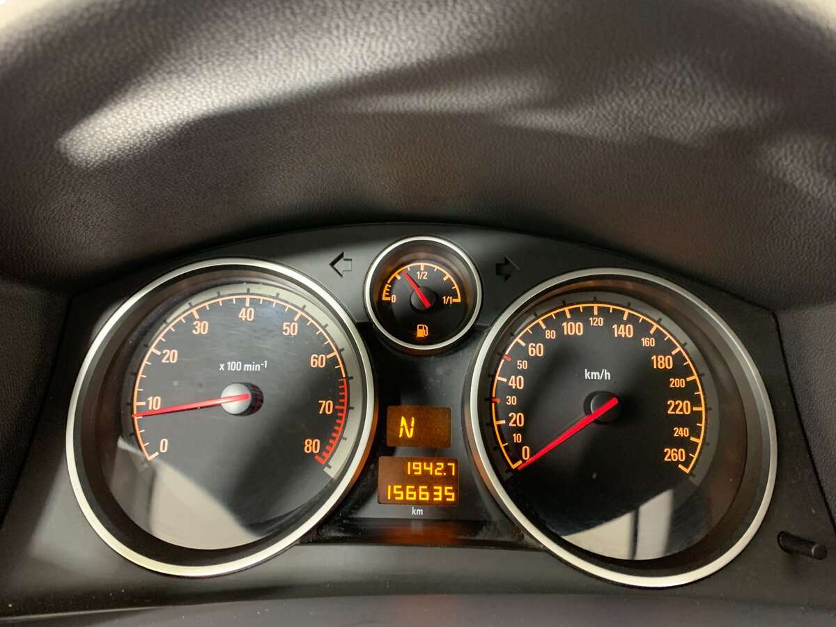 Opel Astra 2010 года с пробегом. Фото: #13