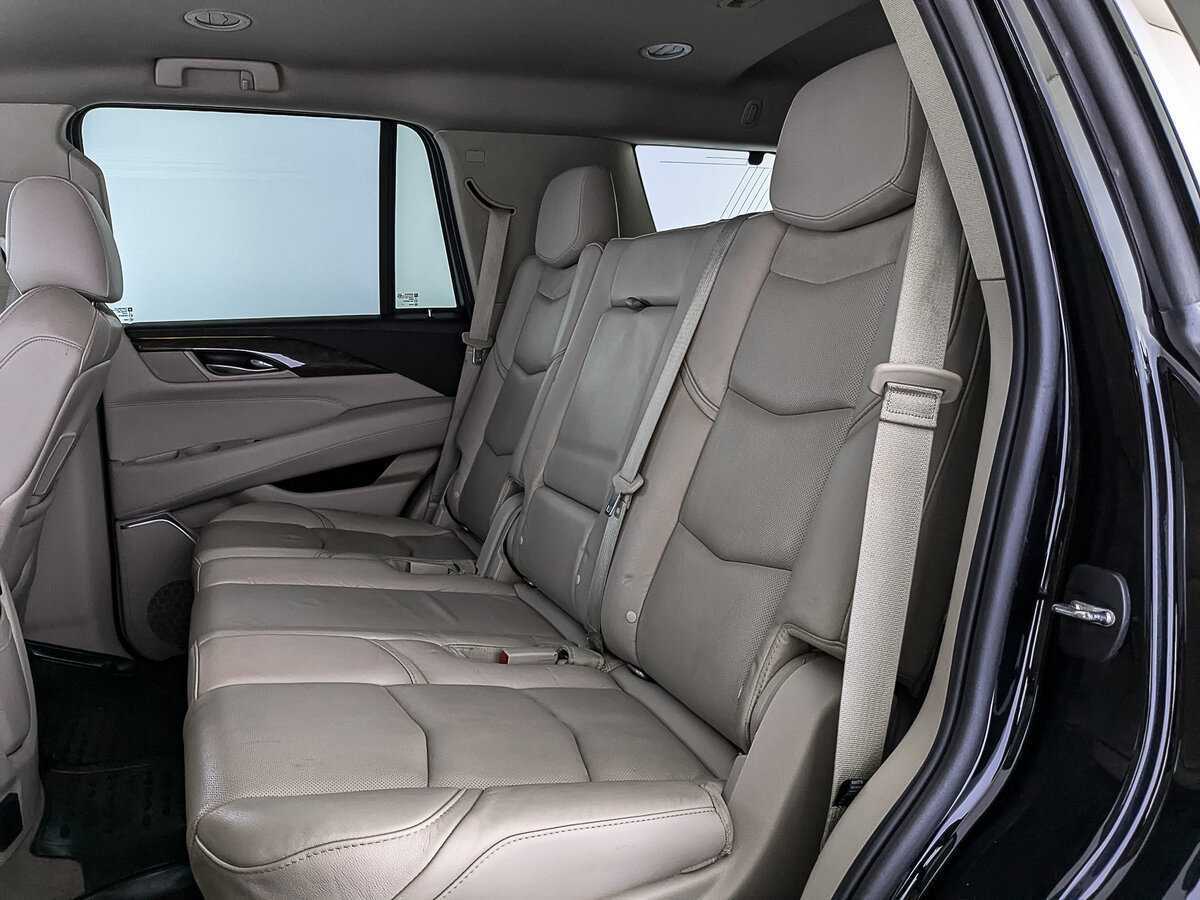 Cadillac Escalade 2018 года с пробегом. Фото: #17