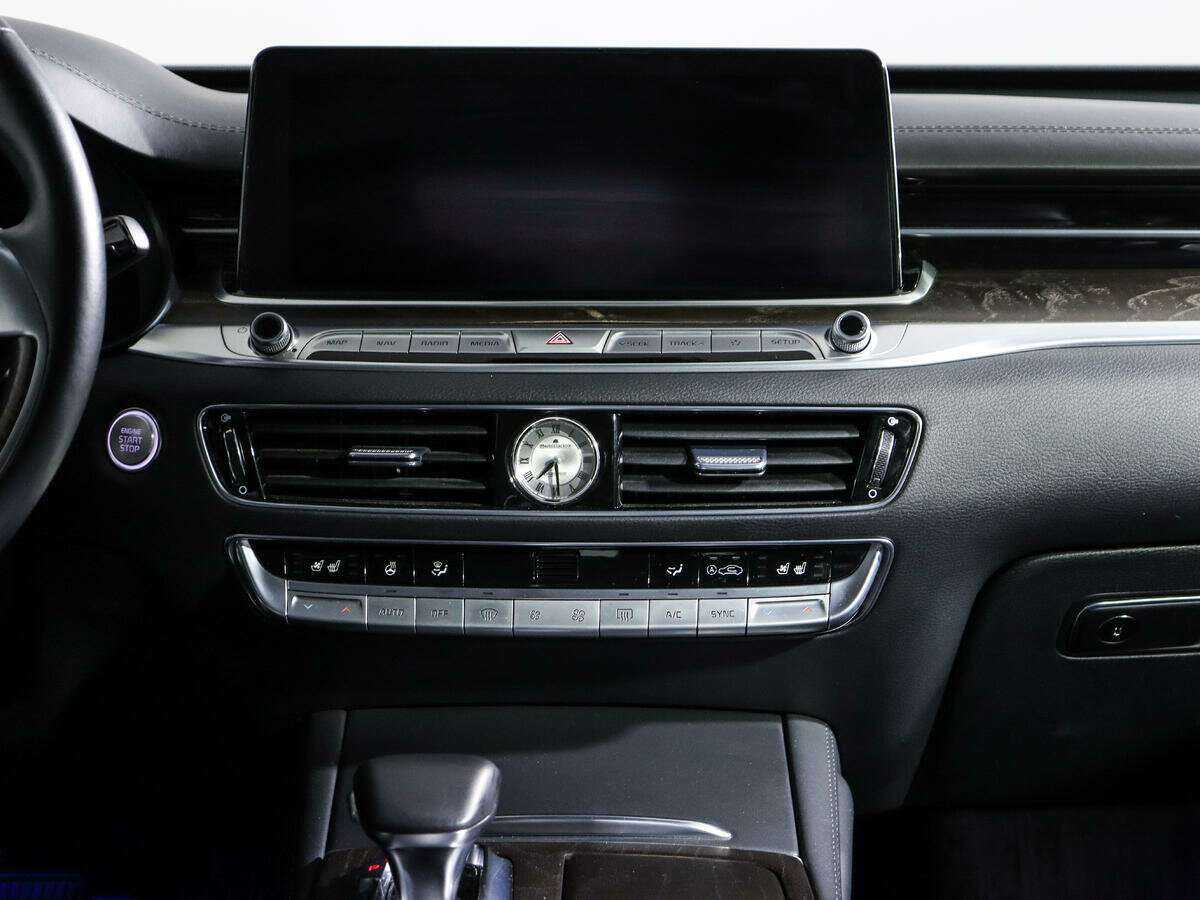 Kia K900 2019 года с пробегом. Фото: #12