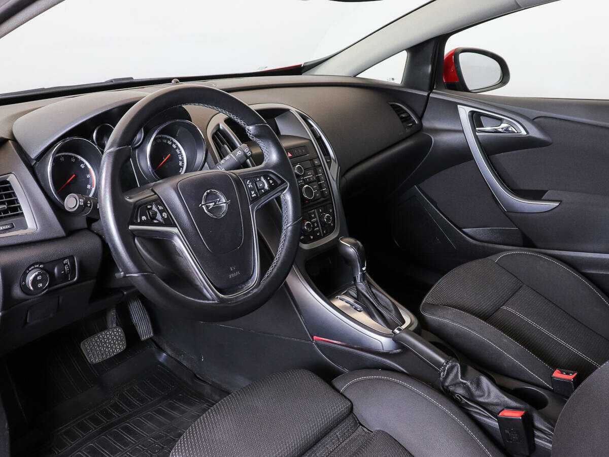 Opel Astra 2012 года с пробегом. Фото: #11