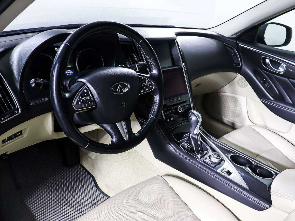 Infiniti Q50 2014 года с пробегом. Фото: #12