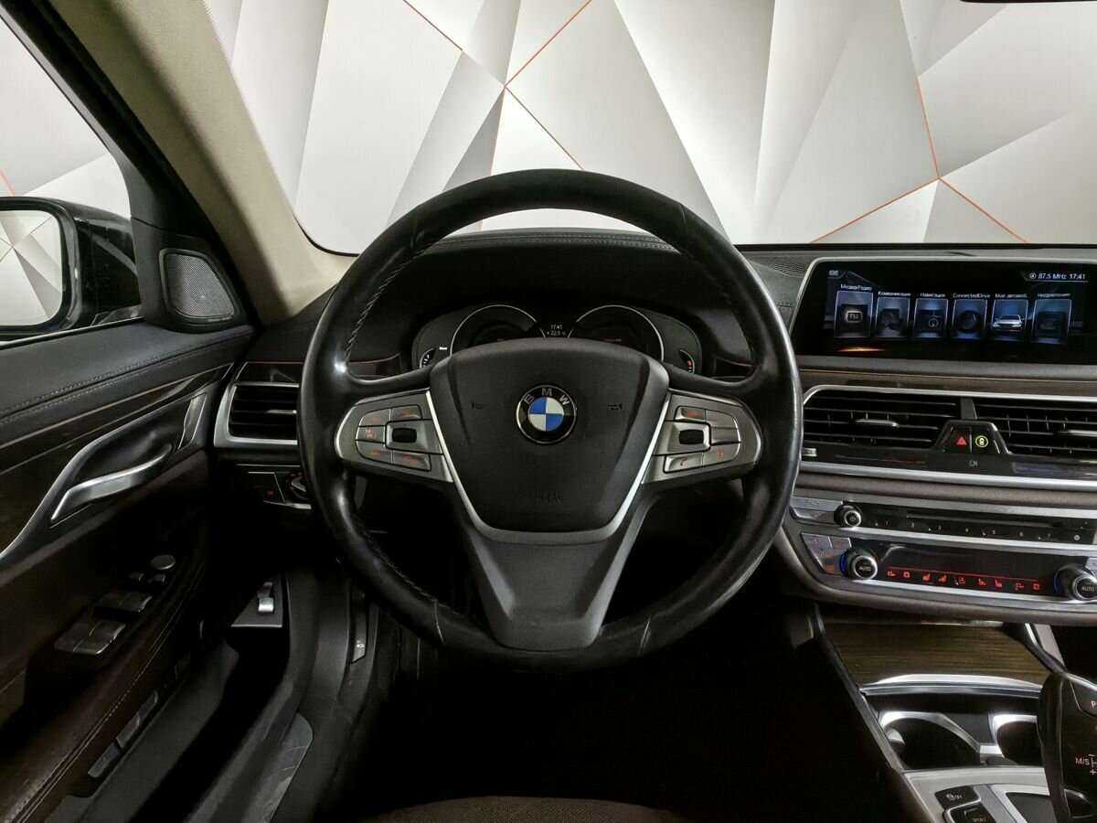 BMW 7 серии 2015 года с пробегом. Фото: #14