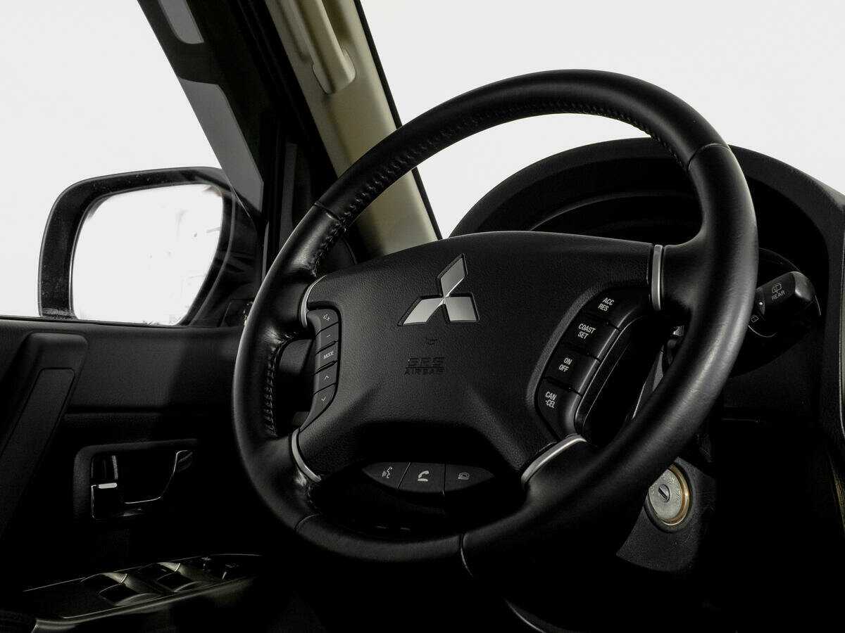 Mitsubishi Pajero 2021 года с пробегом. Фото: #15