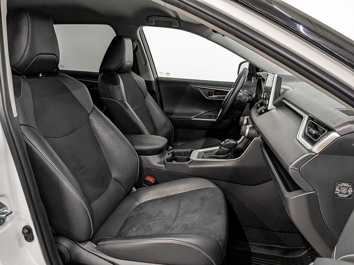 Toyota RAV4 2021 года с пробегом. Фото: #21