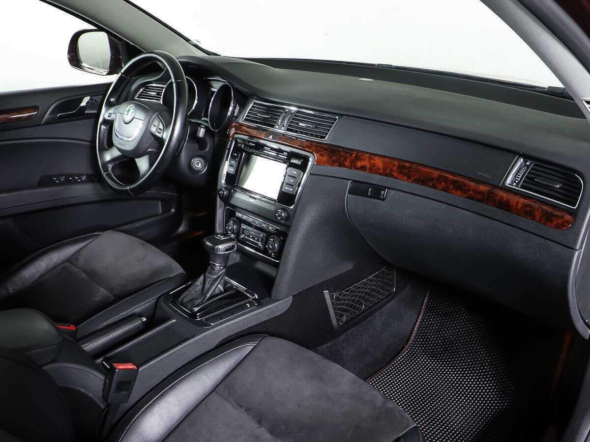 Skoda Superb 2010 года с пробегом. Фото: #11