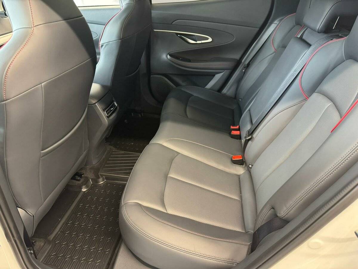 Changan UNI-T 2024 года с пробегом. Фото: #8