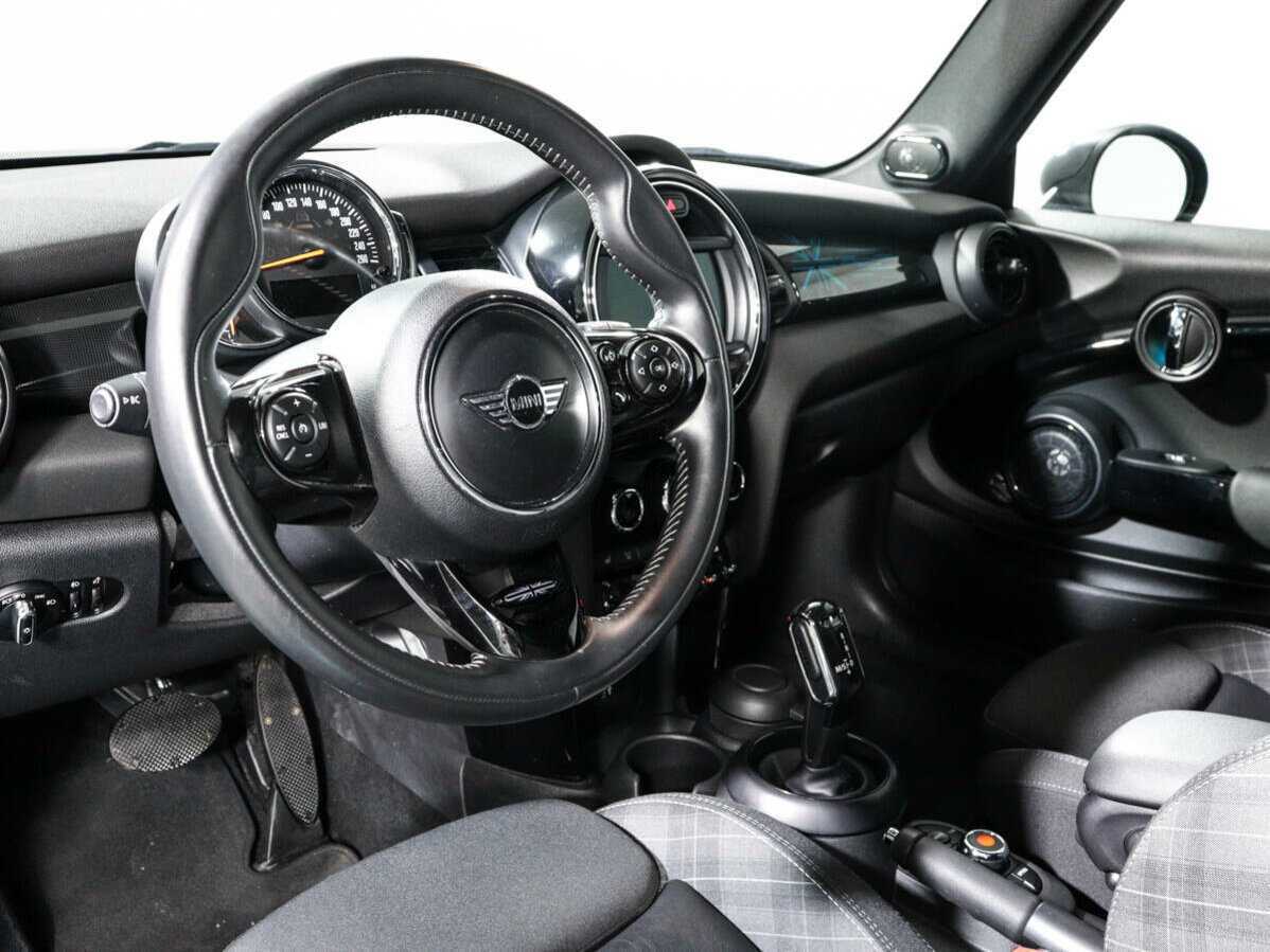 Mini Hatch 2018 года с пробегом. Фото: #13