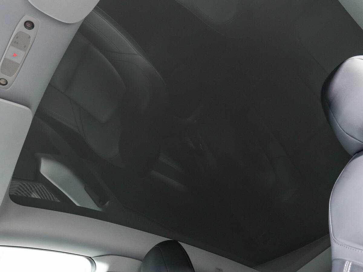 Tesla Model Y 2021 года с пробегом. Фото: #13
