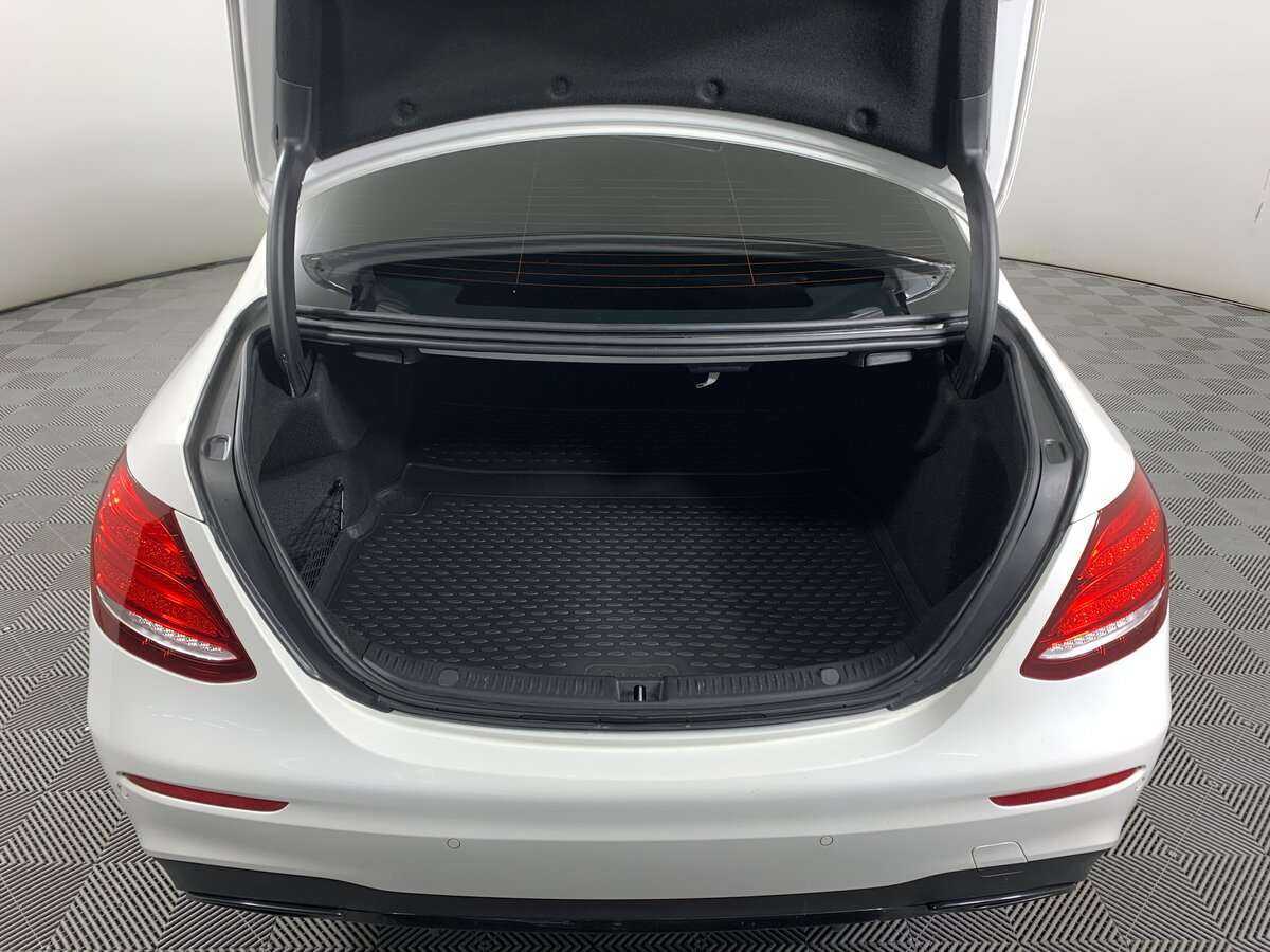 Mercedes-Benz E-Класс 2018 года с пробегом. Фото: #22