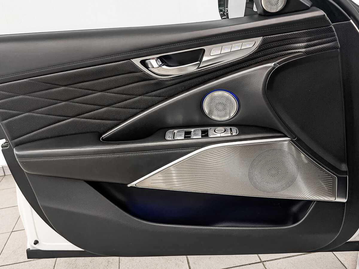 Kia K900 2019 года с пробегом. Фото: #16