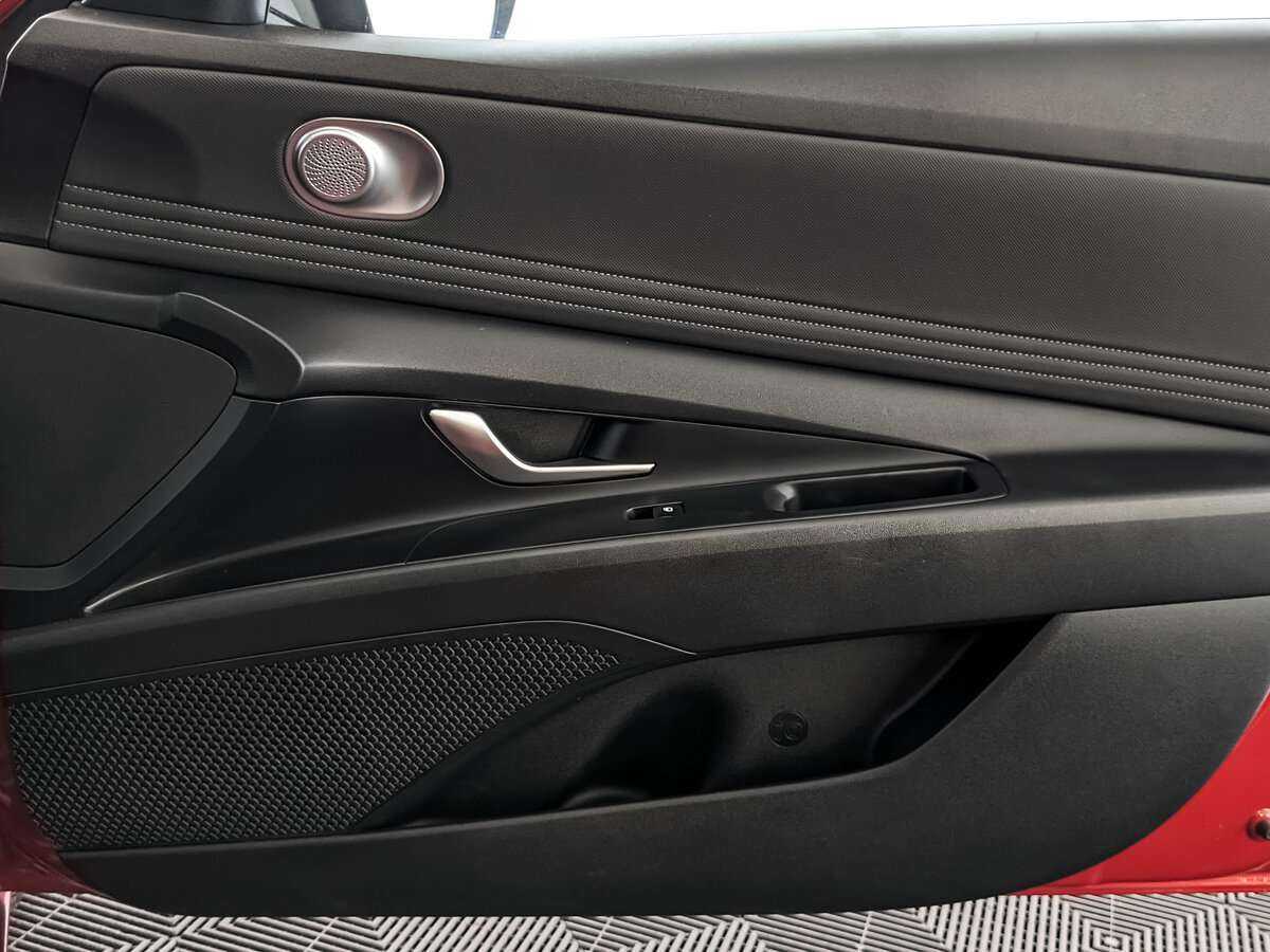 Hyundai Elantra 2021 года с пробегом. Фото: #20