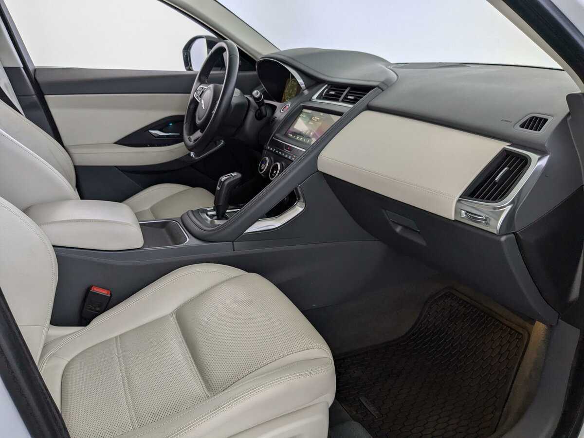 Jaguar E-Pace 2019 года с пробегом. Фото: #8