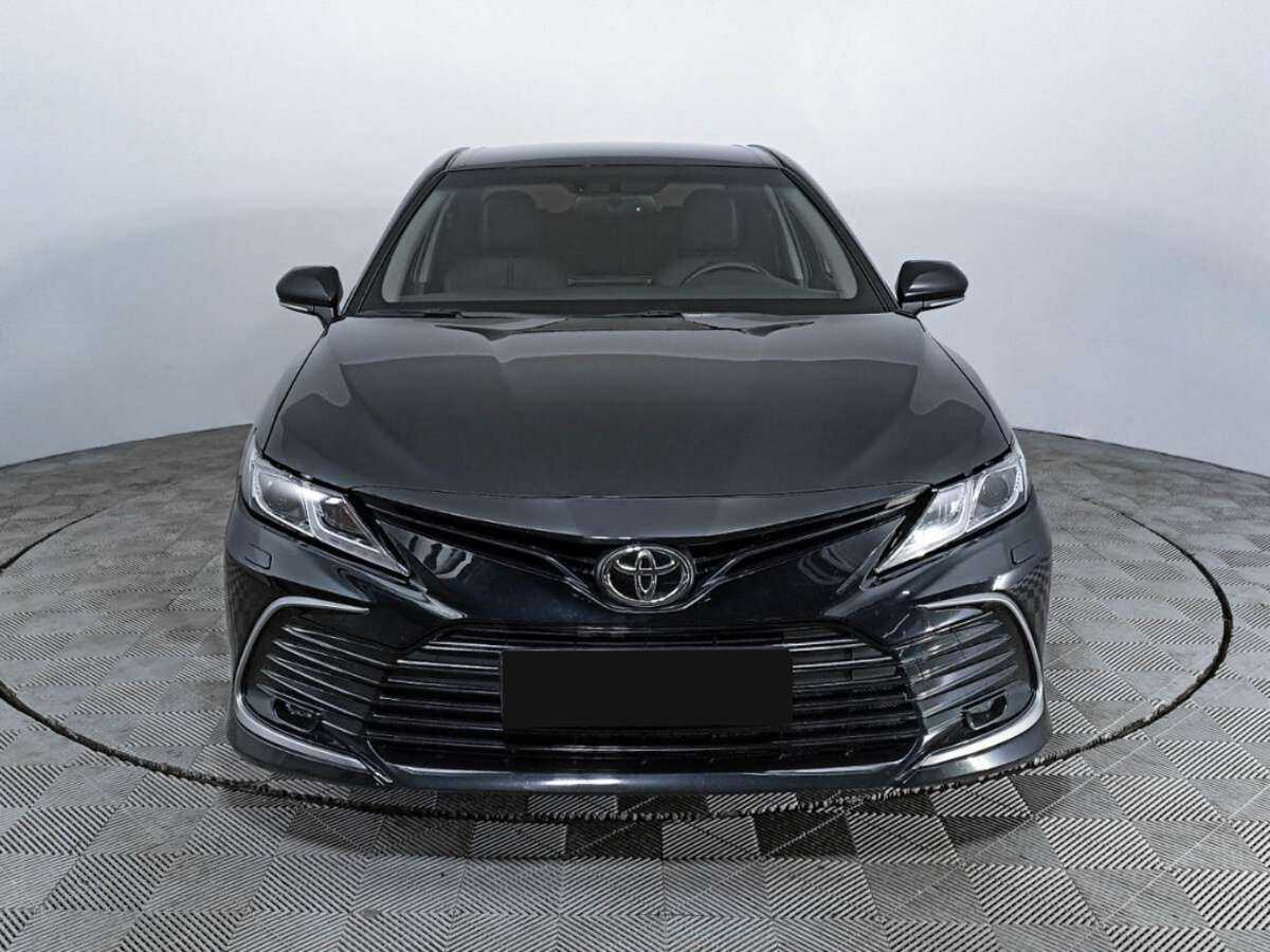 Toyota Camry 2021 года с пробегом. Фото: #1