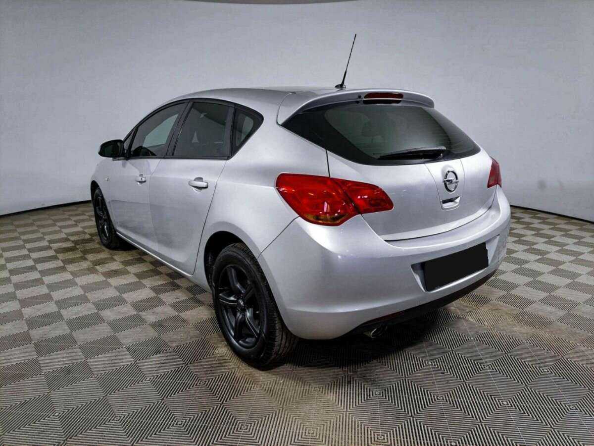 Opel Astra 2011 года с пробегом. Фото: #5