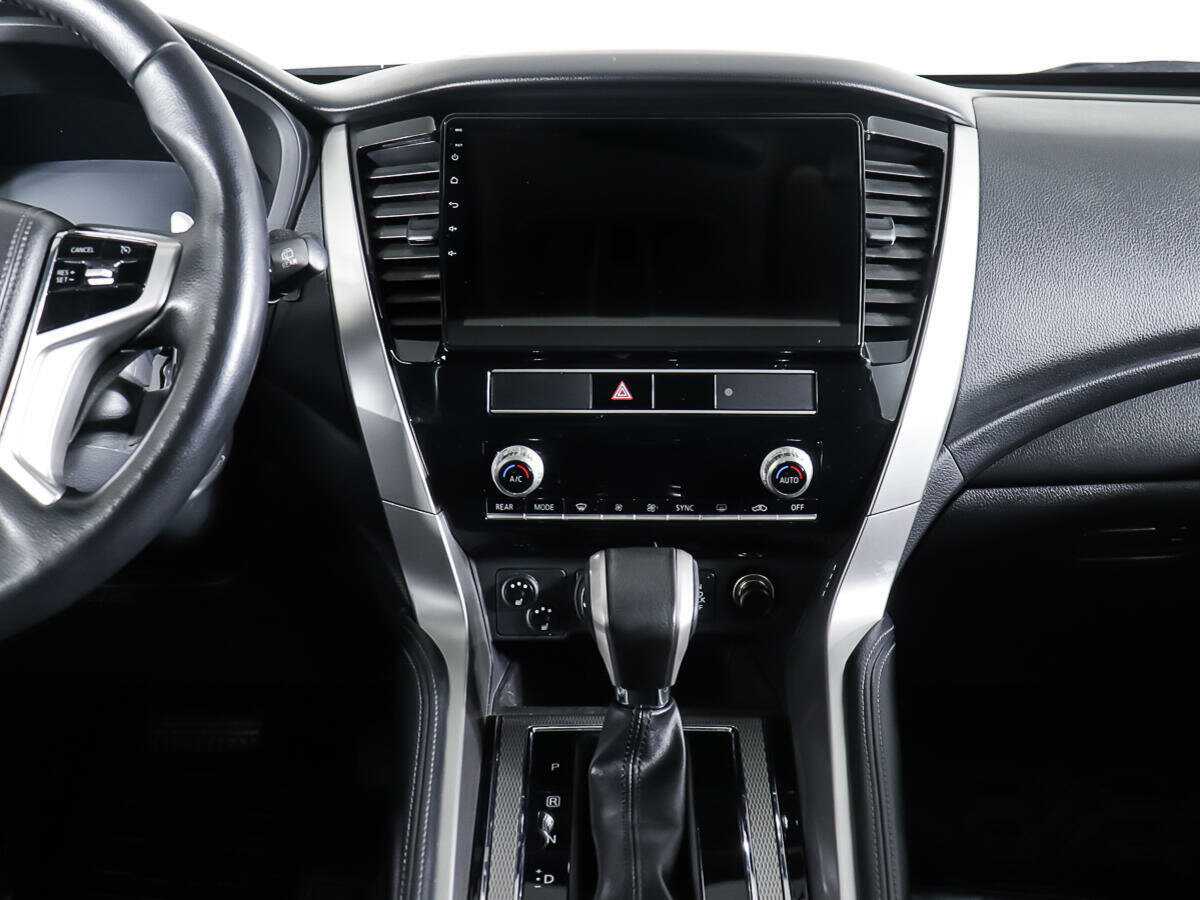 Mitsubishi Pajero Sport 2020 года с пробегом. Фото: #12