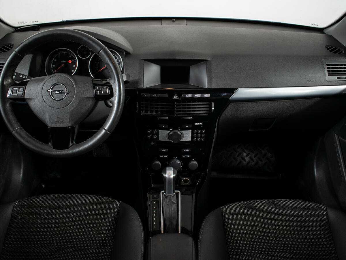 Opel Astra 2011 года с пробегом. Фото: #6