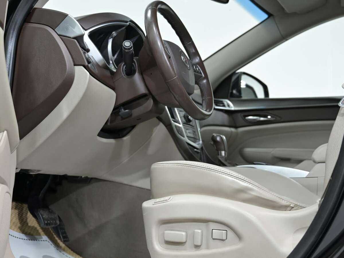 Cadillac SRX 2010 года с пробегом. Фото: #7