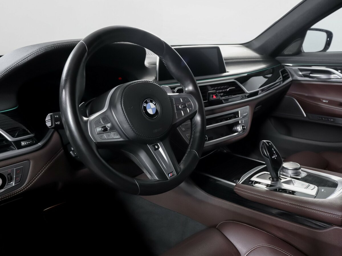 BMW 7 серии 2021 года с пробегом. Фото: #12