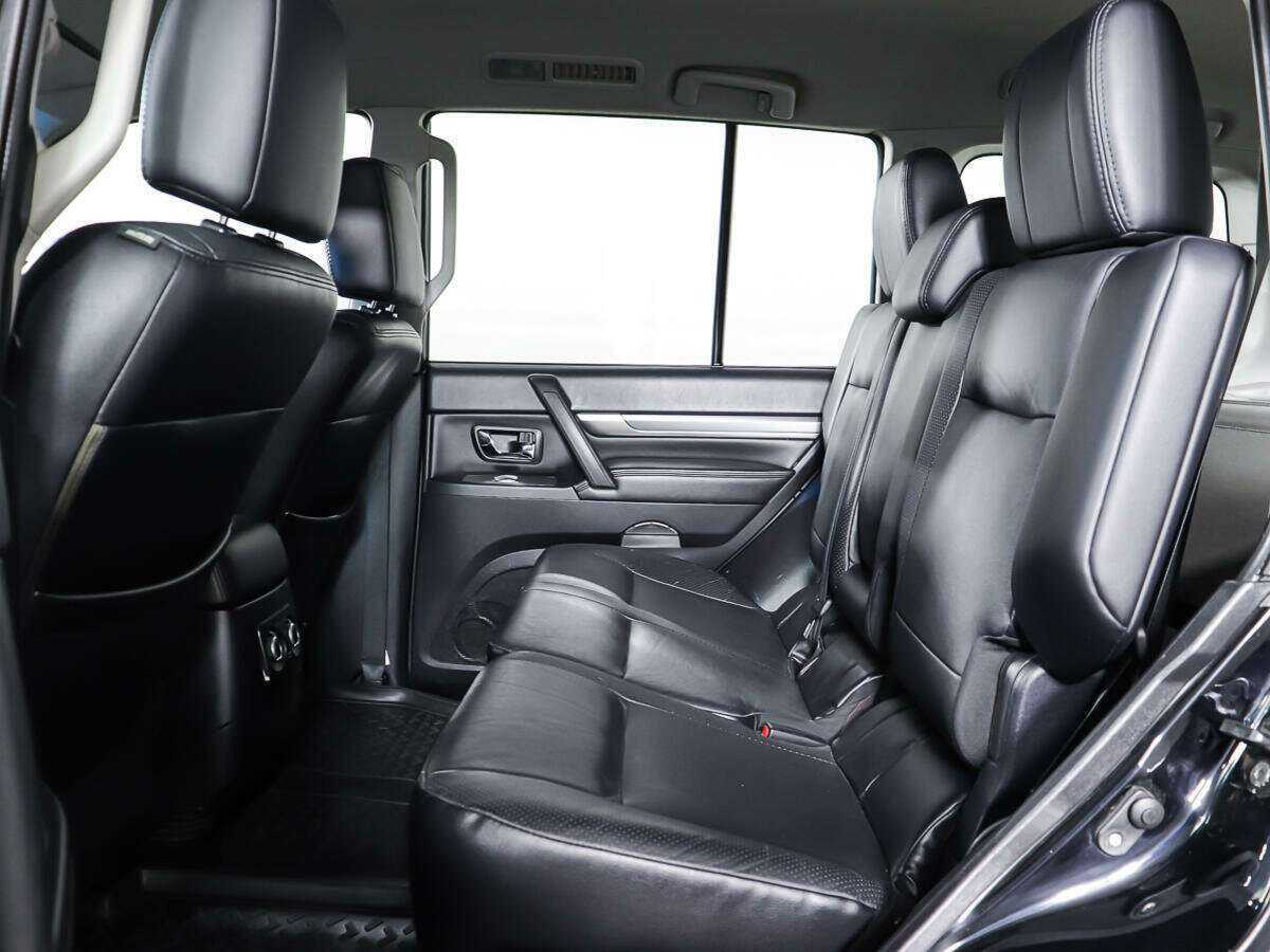 Mitsubishi Pajero 2010 года с пробегом. Фото: #9