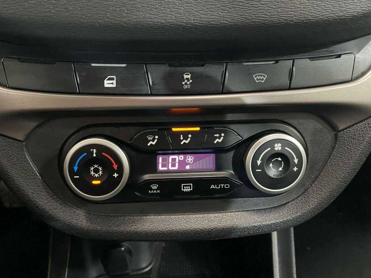 Lada (ВАЗ) Vesta 2019 года с пробегом. Фото: #14