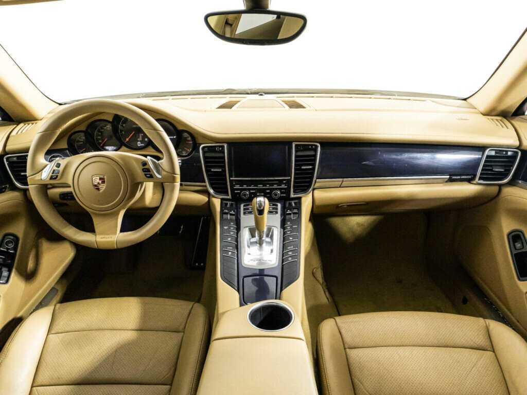 Porsche Panamera 2010 года с пробегом. Фото: #11