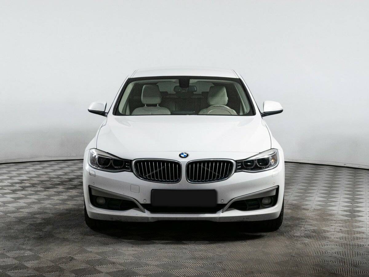 BMW 3 серии 2013 года с пробегом. Фото: #1