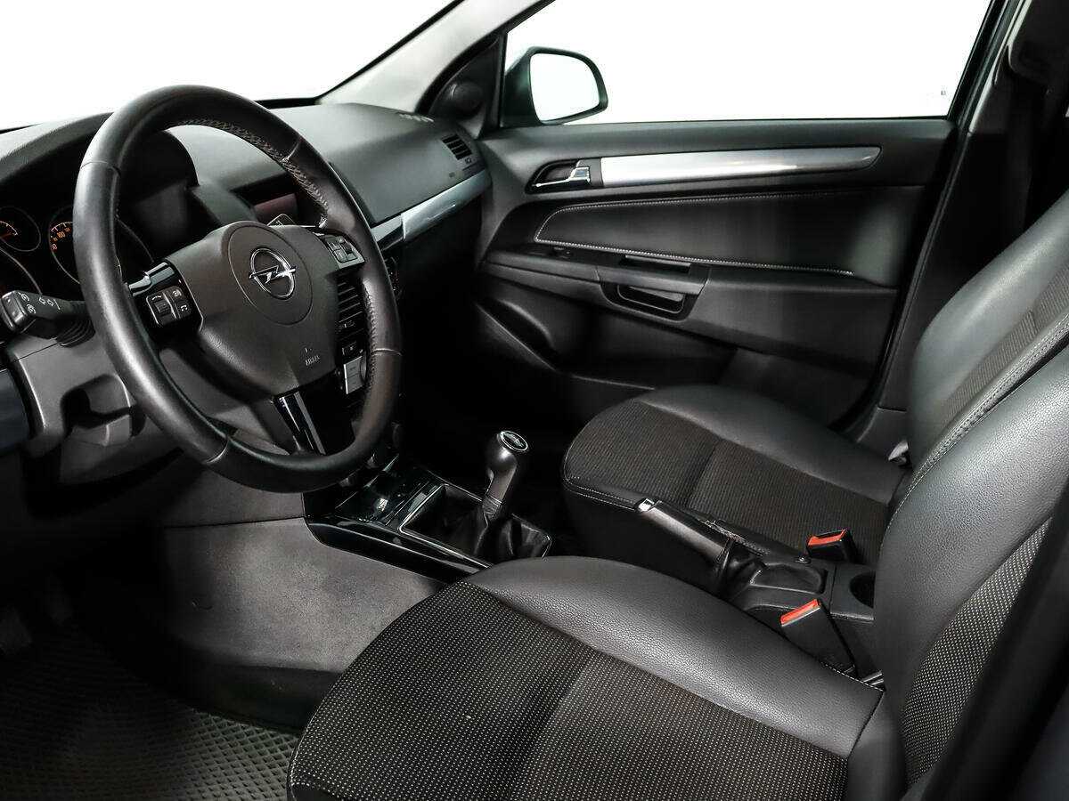 Opel Astra 2010 года с пробегом. Фото: #8