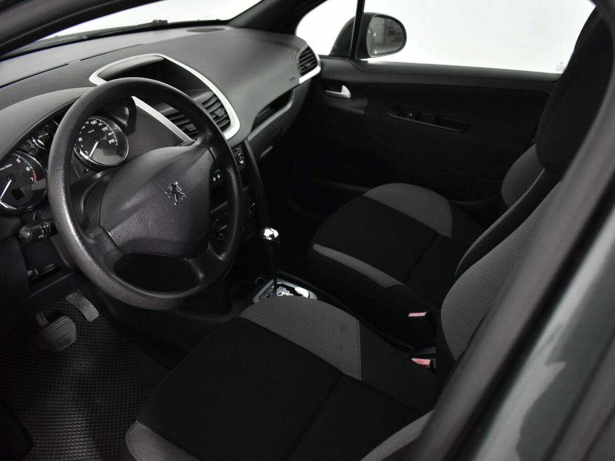 Peugeot 207 2008 года с пробегом. Фото: #8