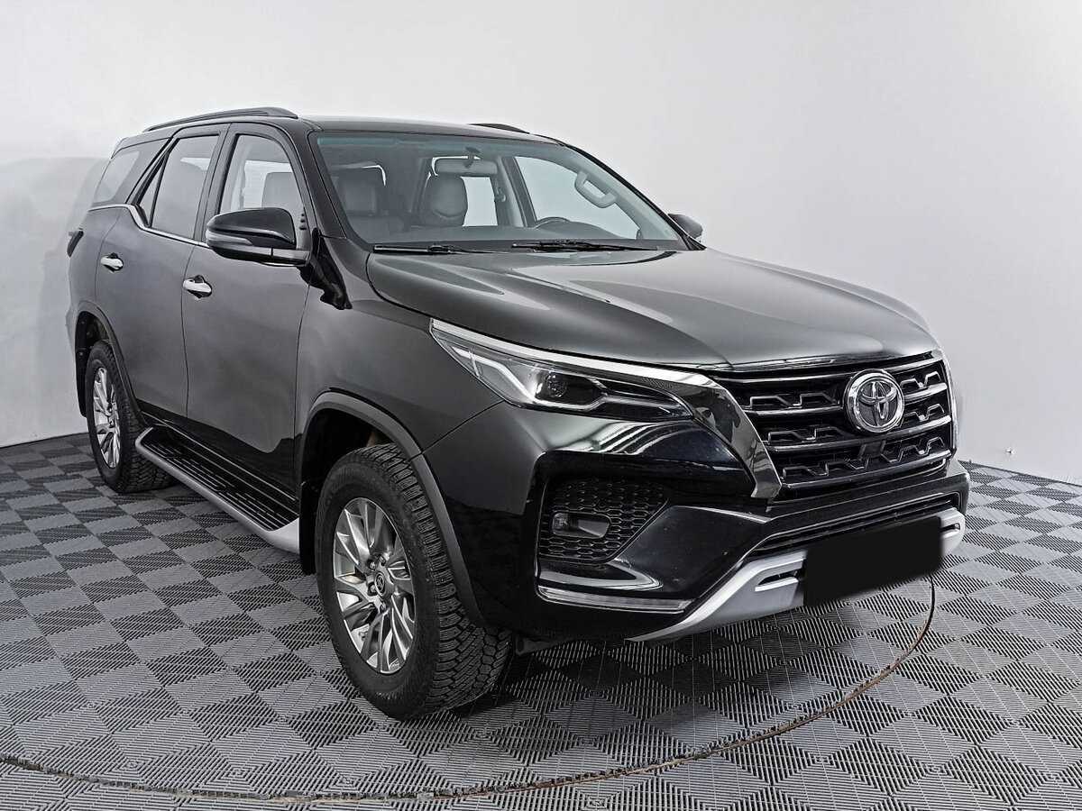 Toyota Fortuner 2020 года с пробегом. Фото: #2