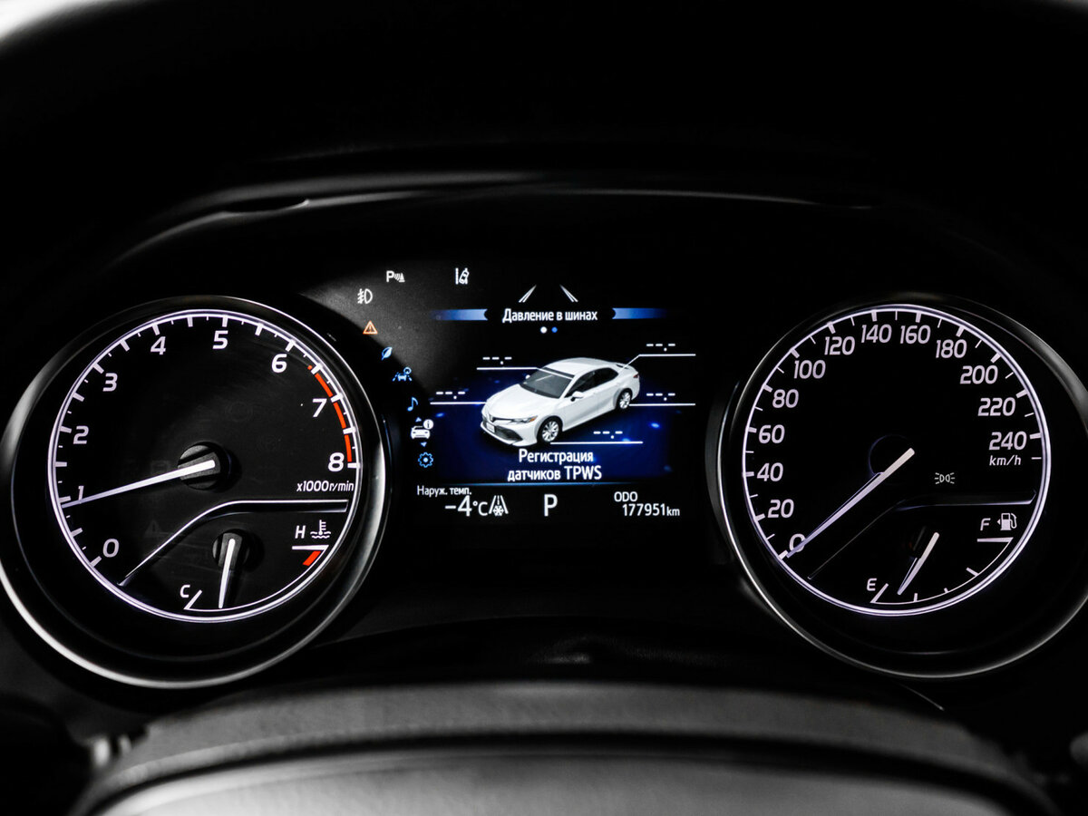 Toyota Camry 2019 года с пробегом. Фото: #9