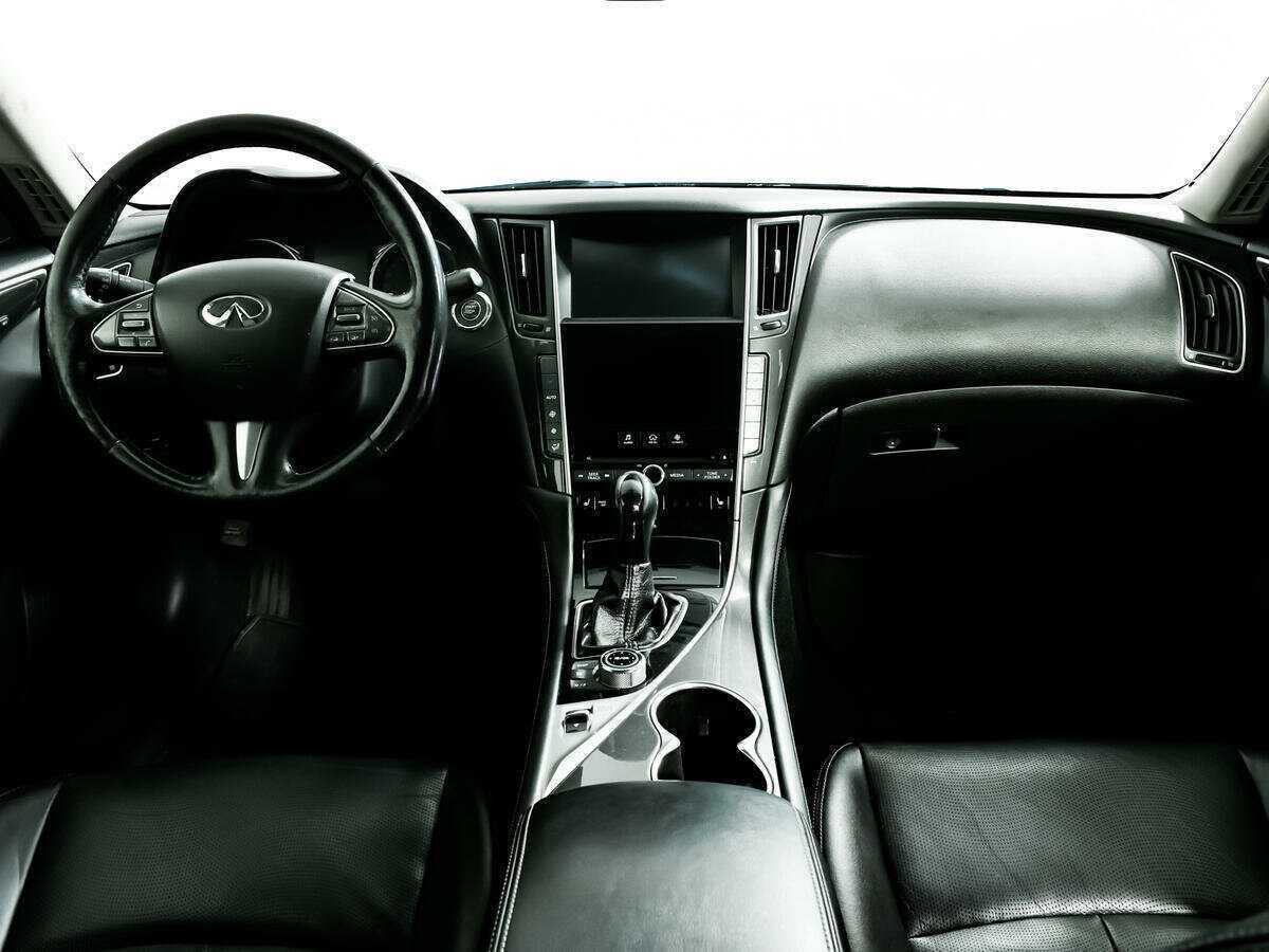 Infiniti Q50 2015 года с пробегом. Фото: #10