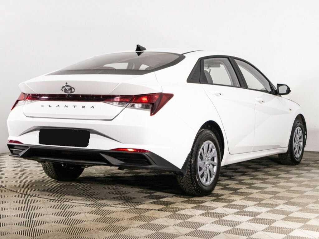 Hyundai Elantra 2021 года с пробегом. Фото: #4