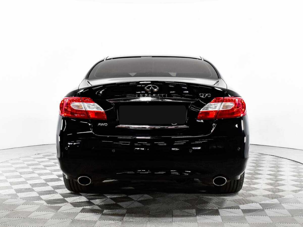 Infiniti Q70 2014 года с пробегом. Фото: #3