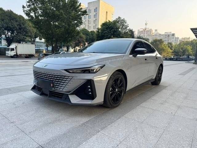 Changan UNI-V 2022 года с пробегом. Посмотреть фото