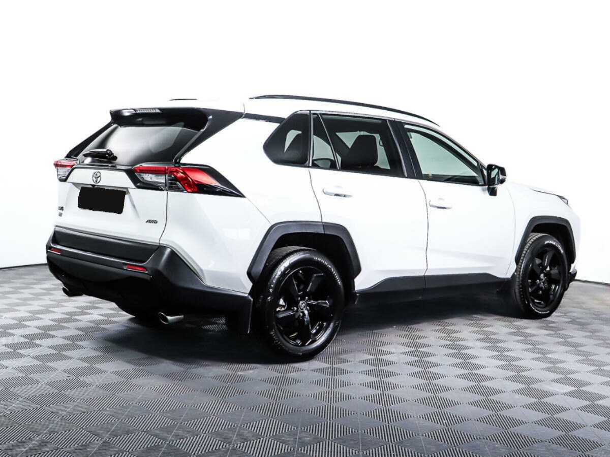 Toyota RAV4 2022 года с пробегом. Фото: #4