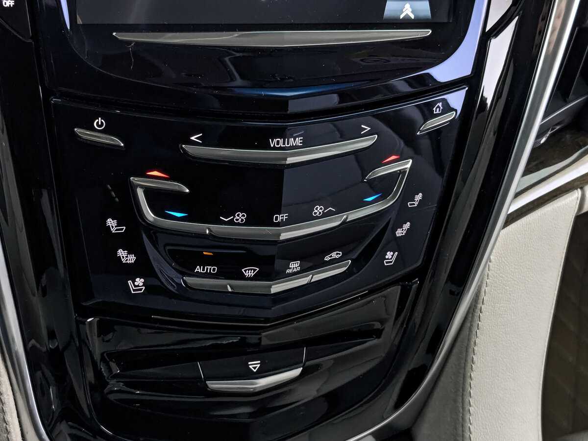 Cadillac Escalade 2019 года с пробегом. Фото: #20