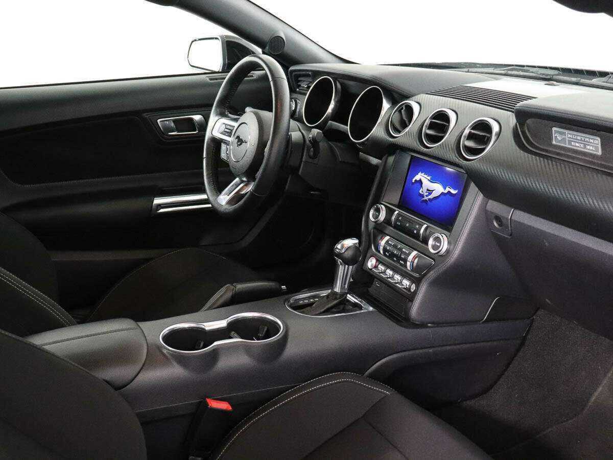 Ford Mustang 2021 года с пробегом. Фото: #7