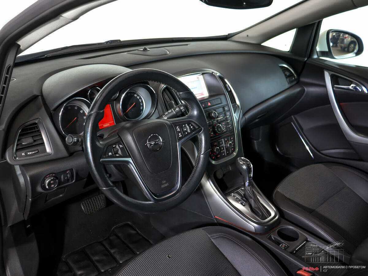 Opel Astra 2011 года с пробегом. Фото: #10